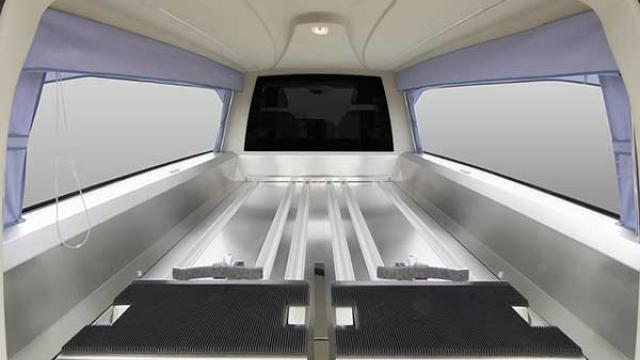 interior coche fúnebre