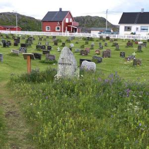 Bugøynes, cementerio