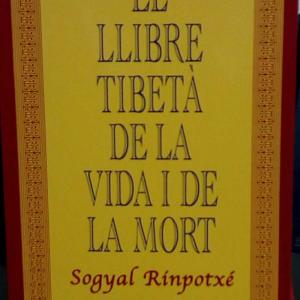 Versión catalana del libro LLIBRE TIBETÀ DE LA VIDA I LA MORT
