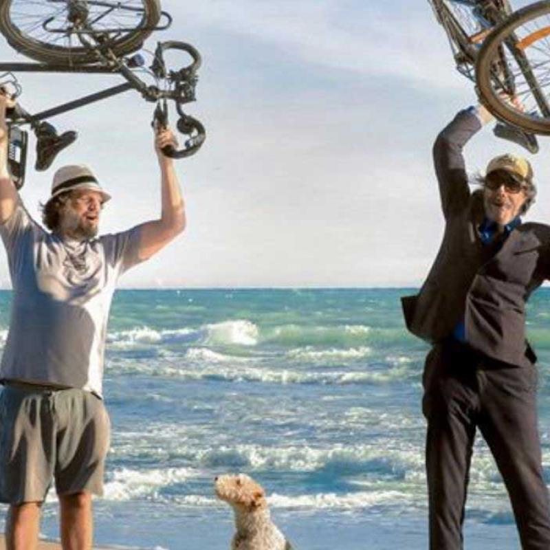 Fotograma del film À byciclette (2025) de Mathias Mlekuz